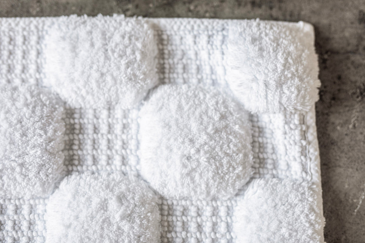 Aura Bath Rug
