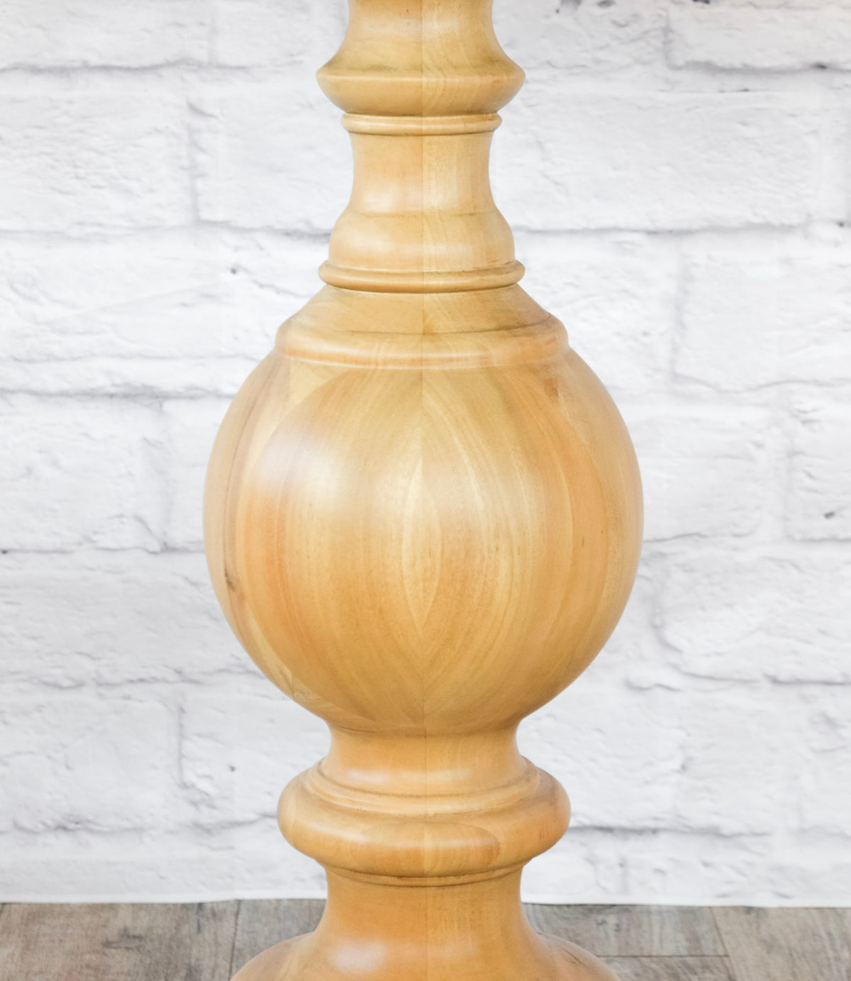 Luca Lamp Table