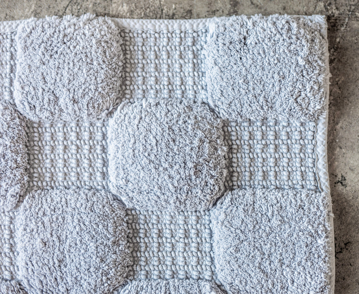 Aura Bath Rug