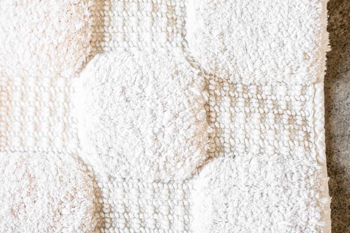 Aura Bath Rug