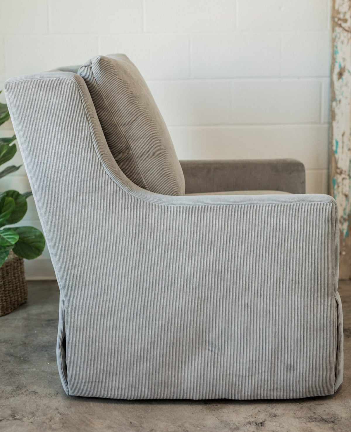 Milo Swivel Chair