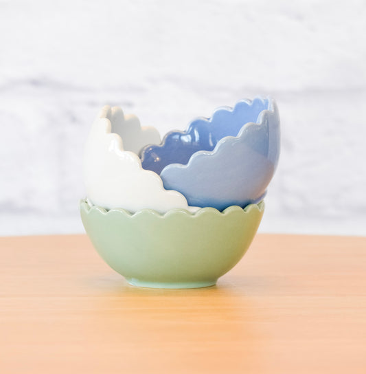 Scalloped Edge Stoneware Mini Bowl