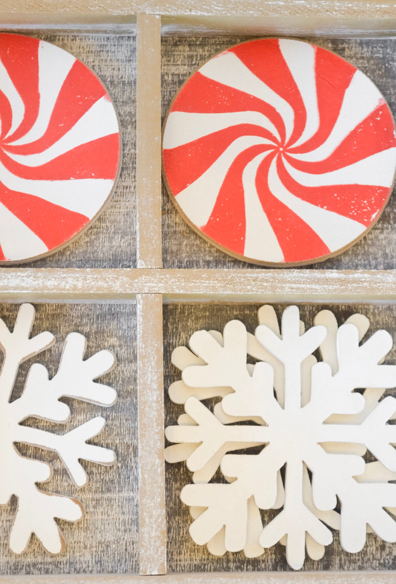 Merry Wooden Tic-Tac-Toe Set