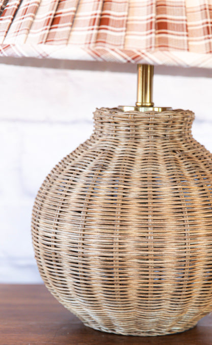 Mav Table Lamp