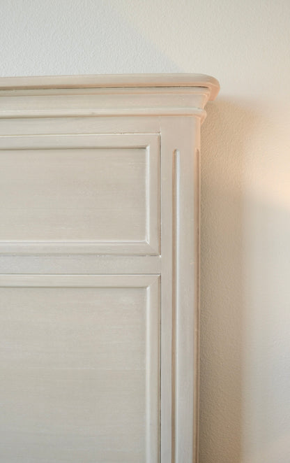 Augustus Queen Bed