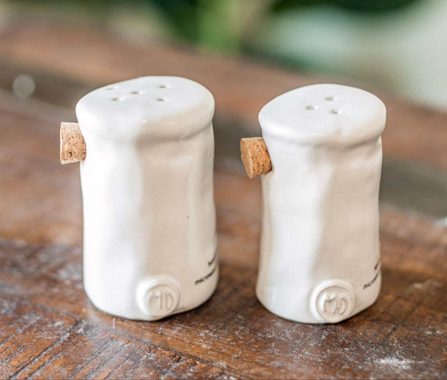 Salt & Pepper No. 390