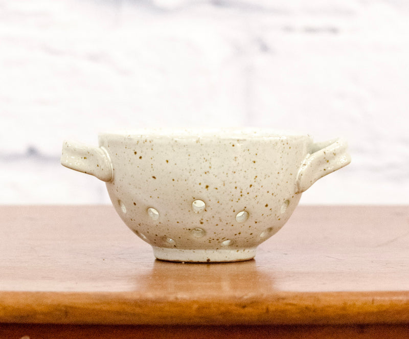 Neutral Stoneware Berry Bowl w/ Handles