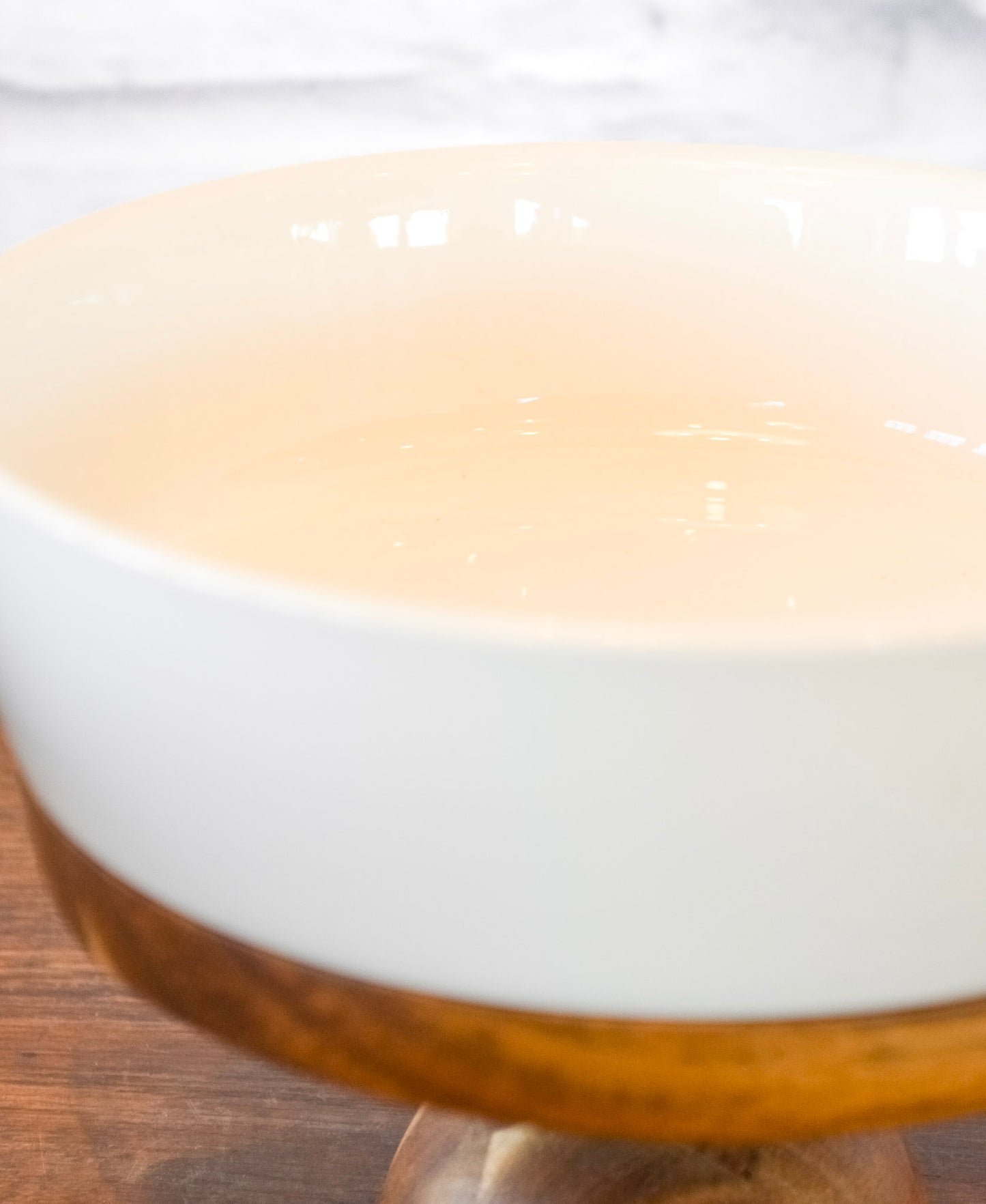 Acacia Pedestal Stoneware Serving Plate