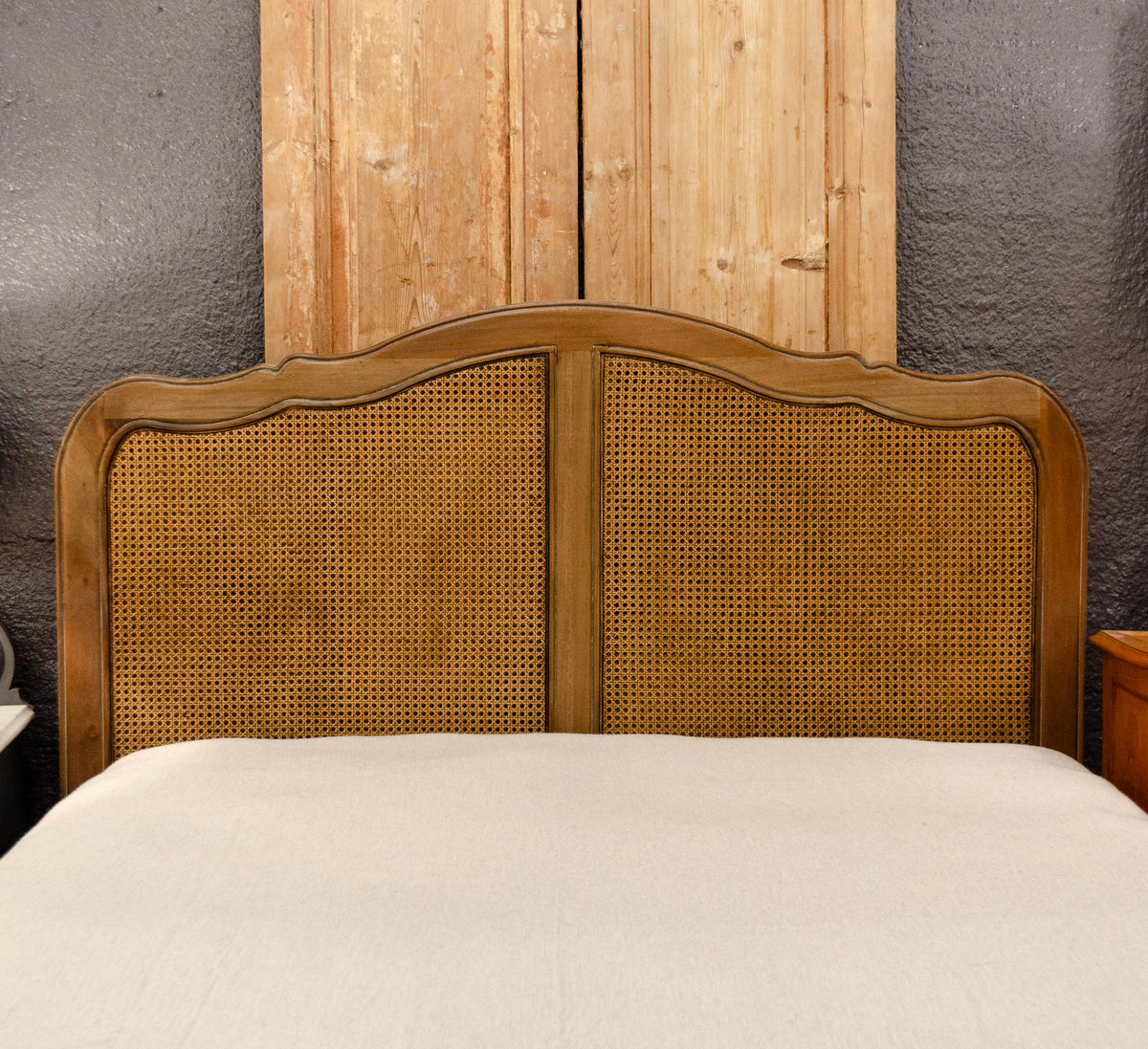 Porter Straw Wash Bed