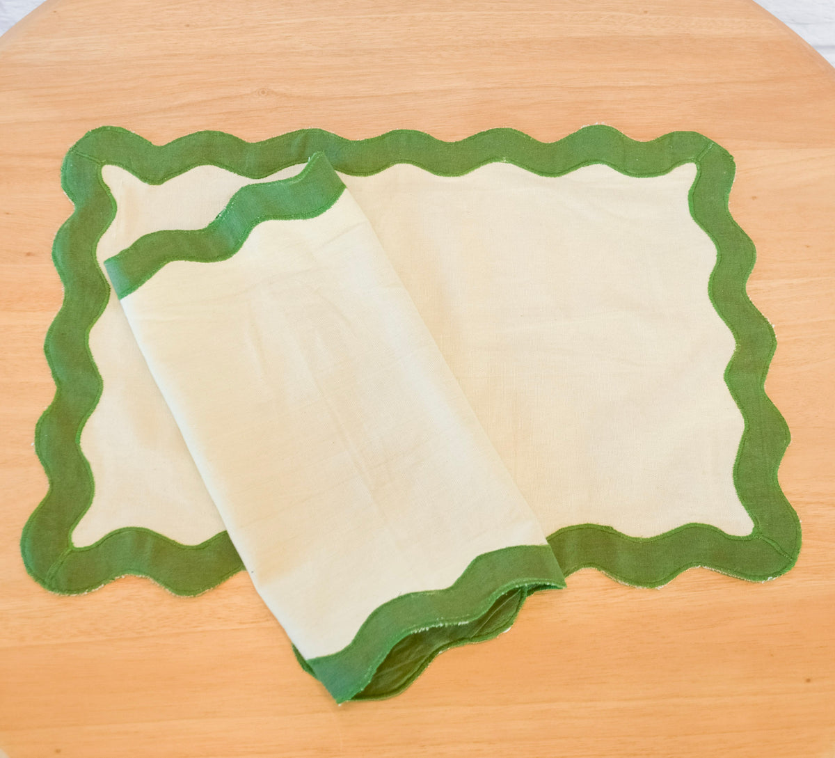 Green Ruffle Edge Placemat