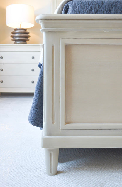 Augustus Queen Bed