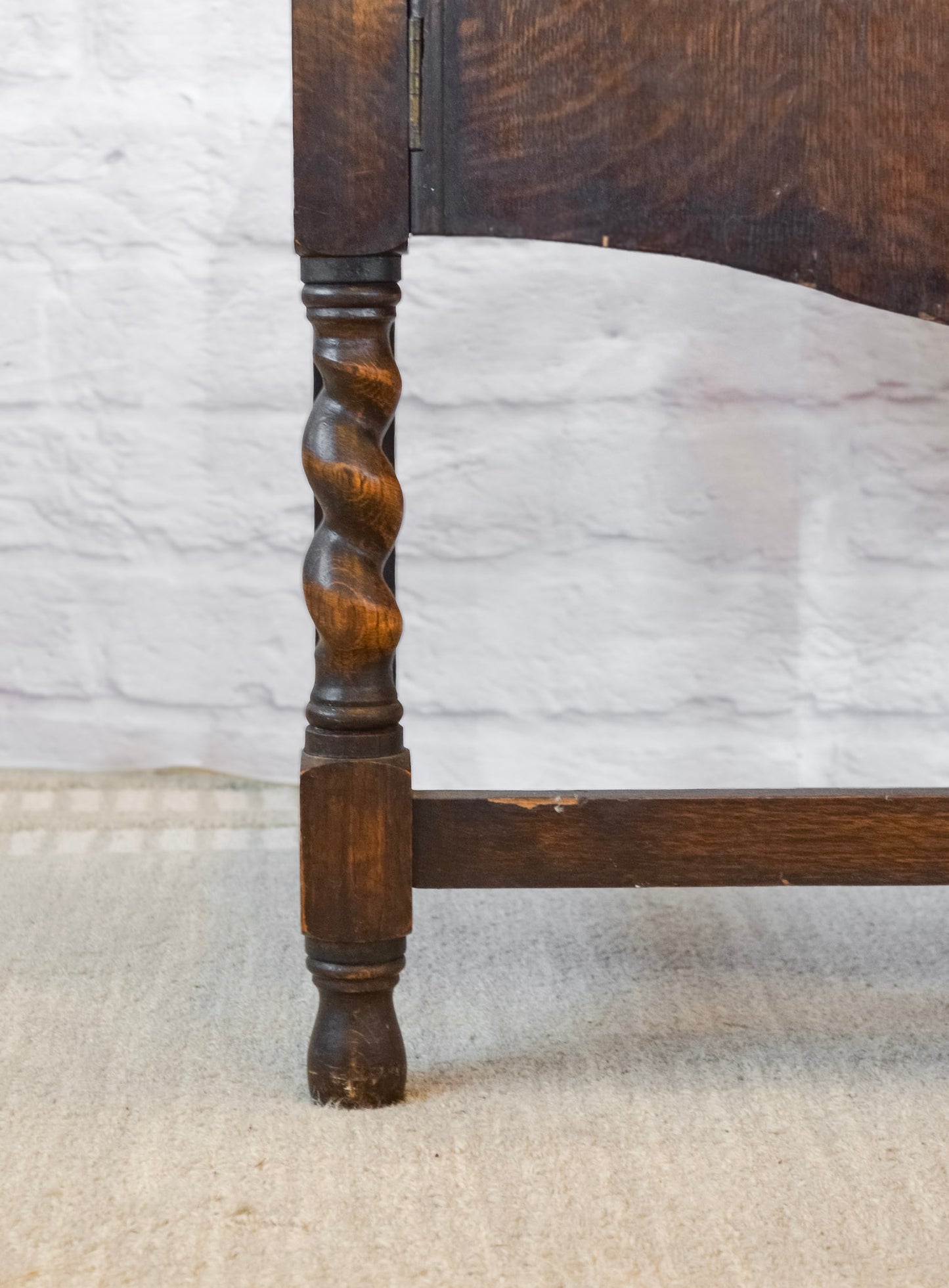 English Barley Twist Oak Server