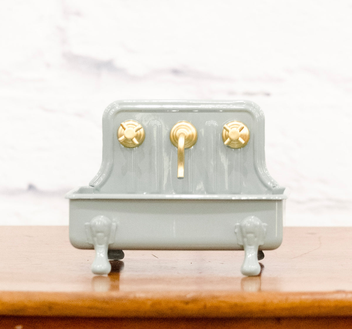 Vintage Metal Sink-Inspired Soap Dish