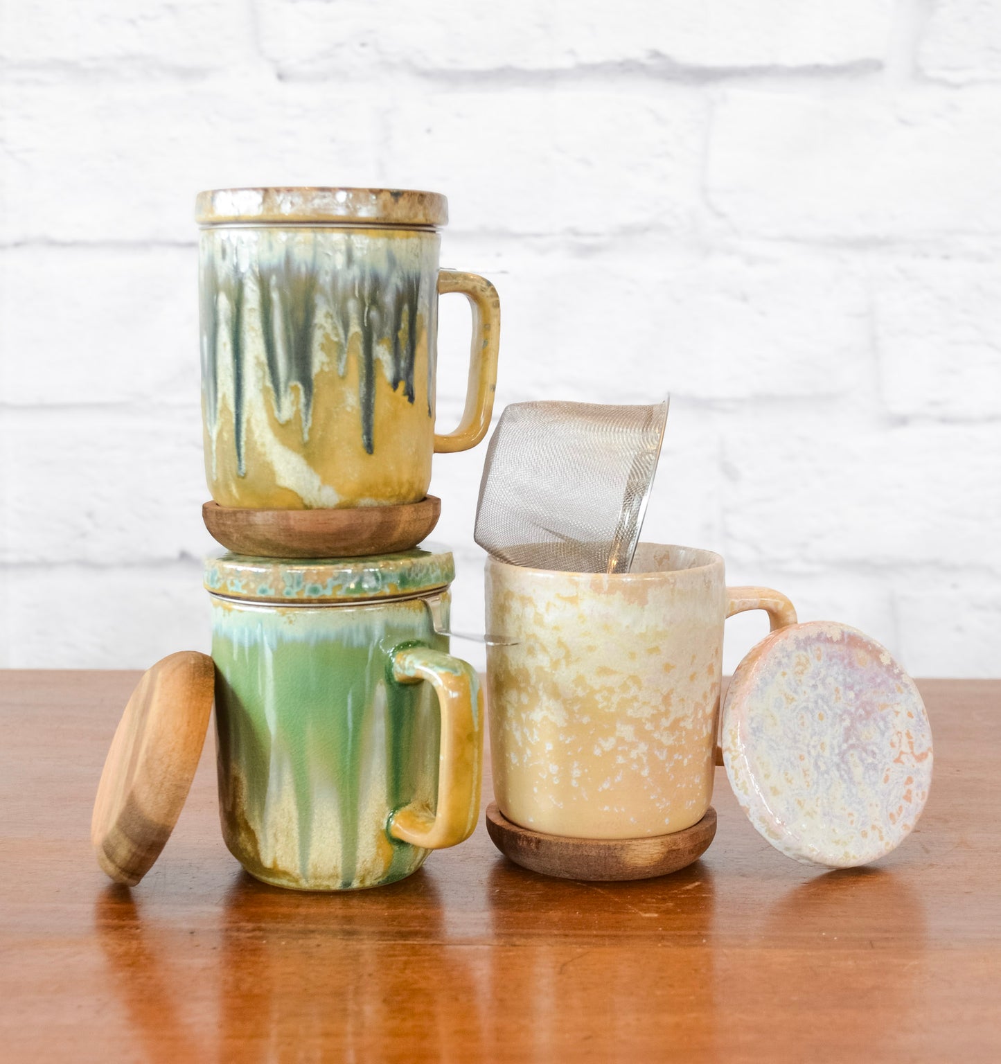 Stoneware Infuser Mug with Acacia Saucer
