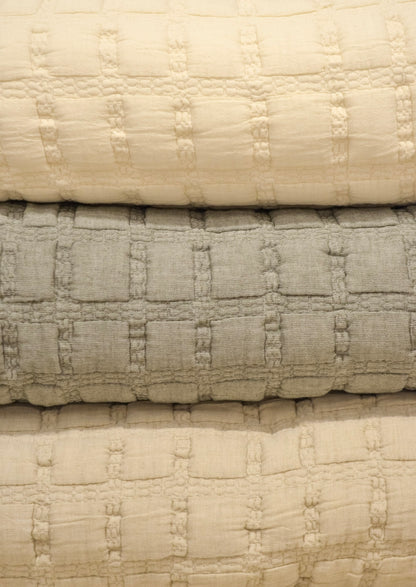 Claudia Bedding Collection