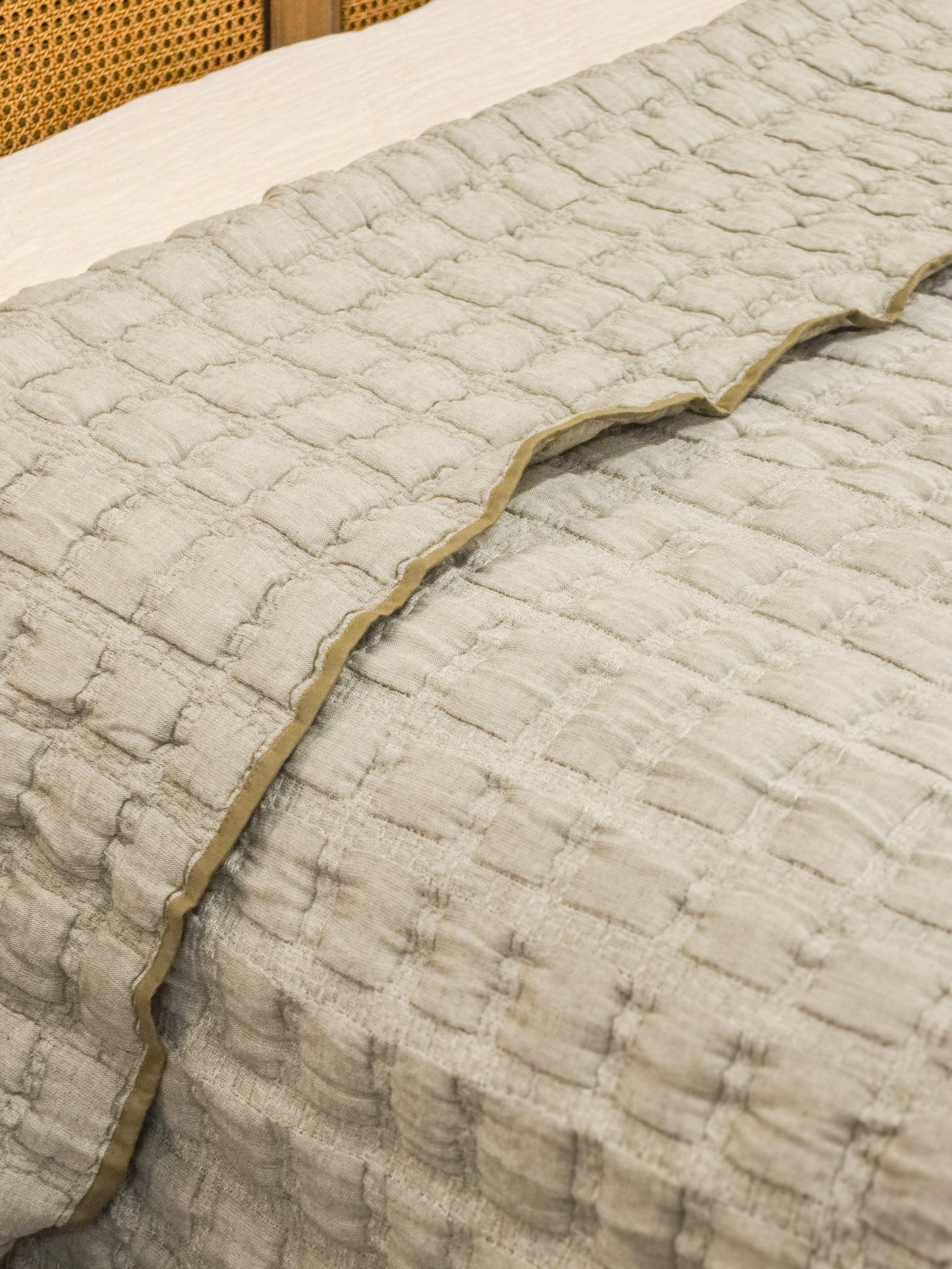 Claudia Bedding Collection