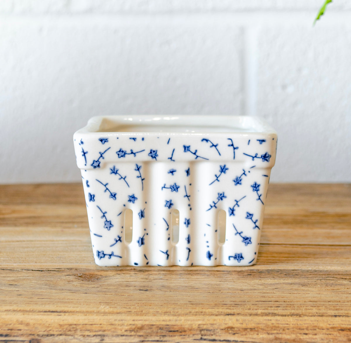 Patterned Stoneware Berry Basket