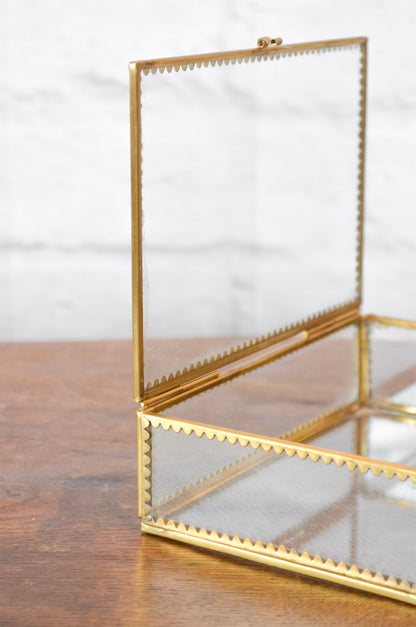 Scalloped Edge Glass Box