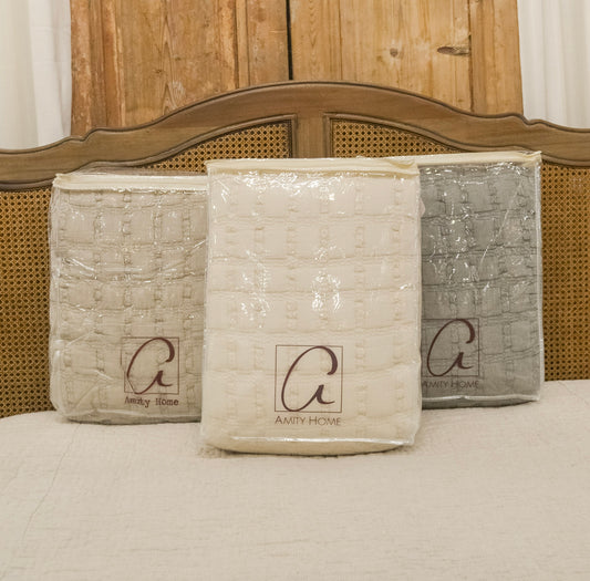 Claudia Bedding Collection
