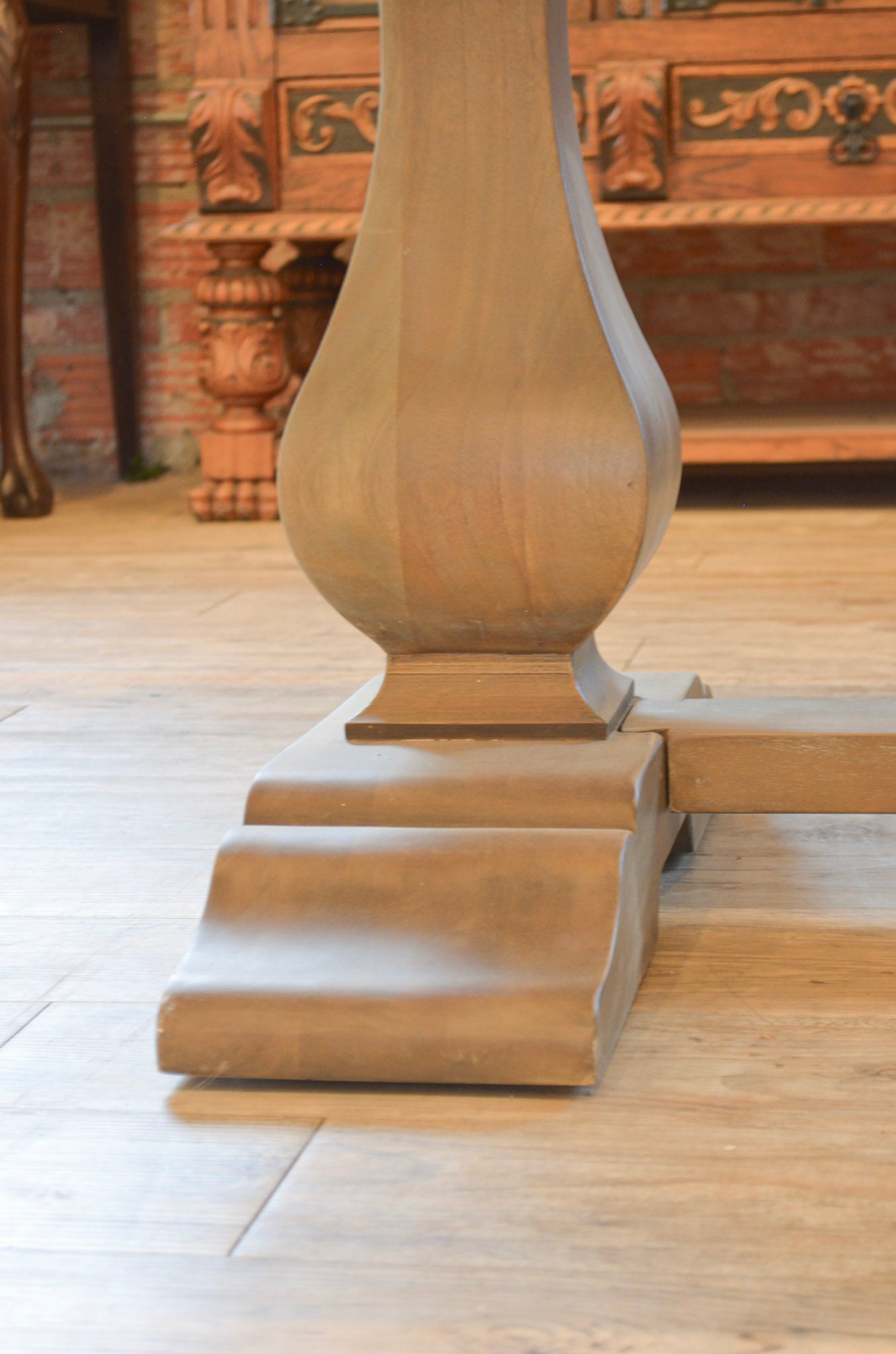Elowen Dining Table