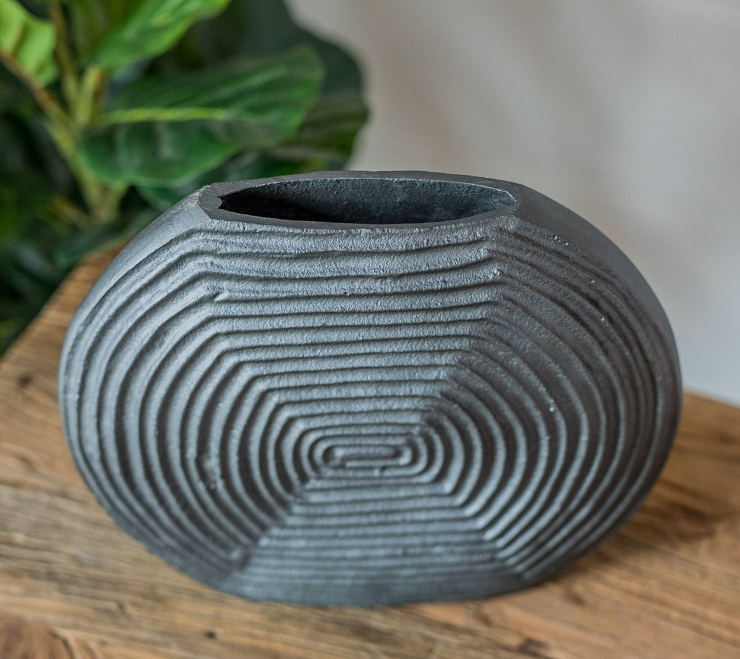 Kauv Patterned Aluminum Collection