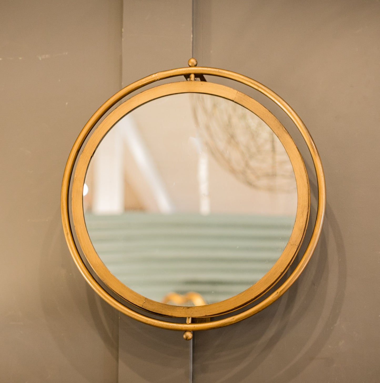 Round Wall Mirror w/ Adjustable Bracket