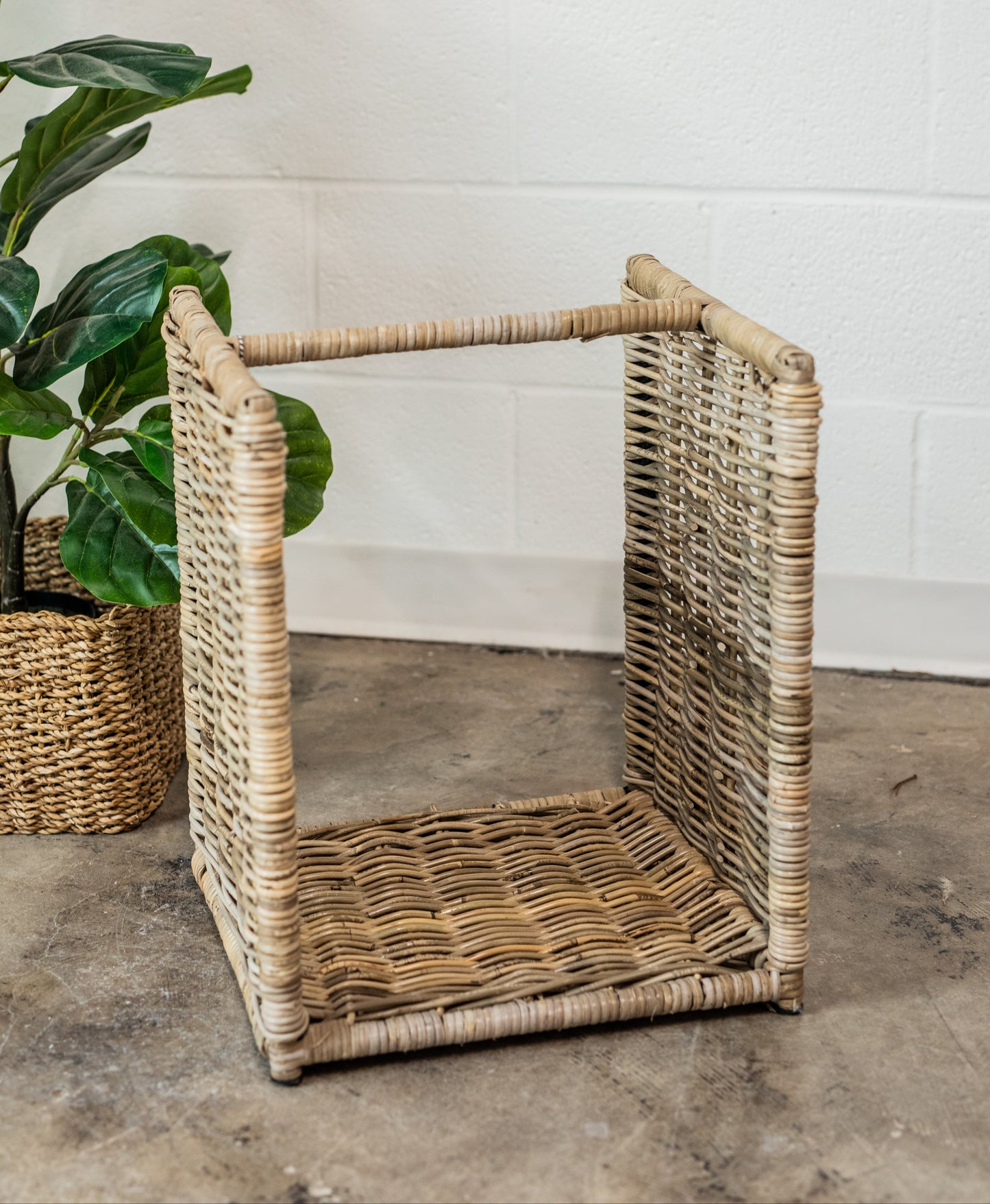 Visby Log Basket